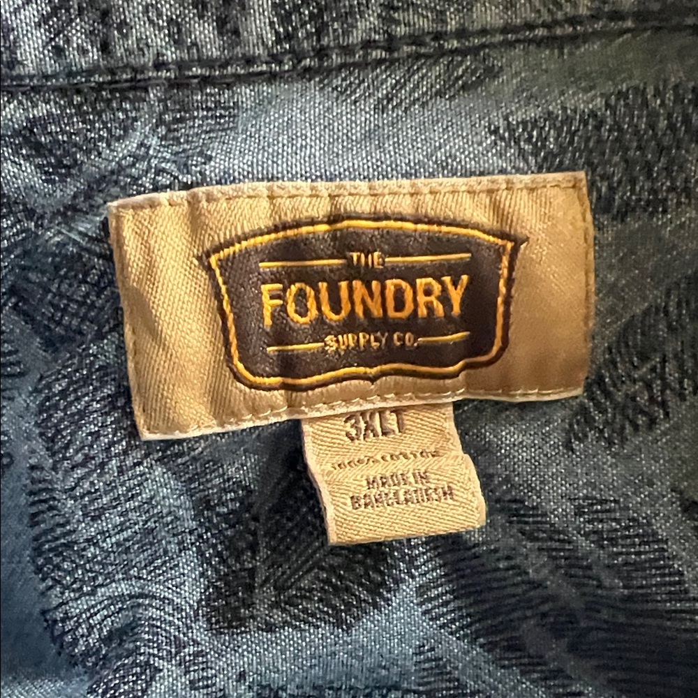 Stylish Blue Leaf Pattern Button-Down Shirt - image 3